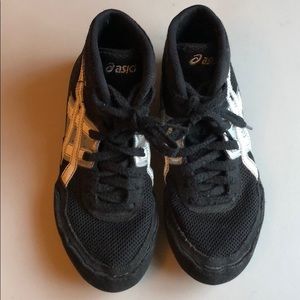 Asics wrestling shoes